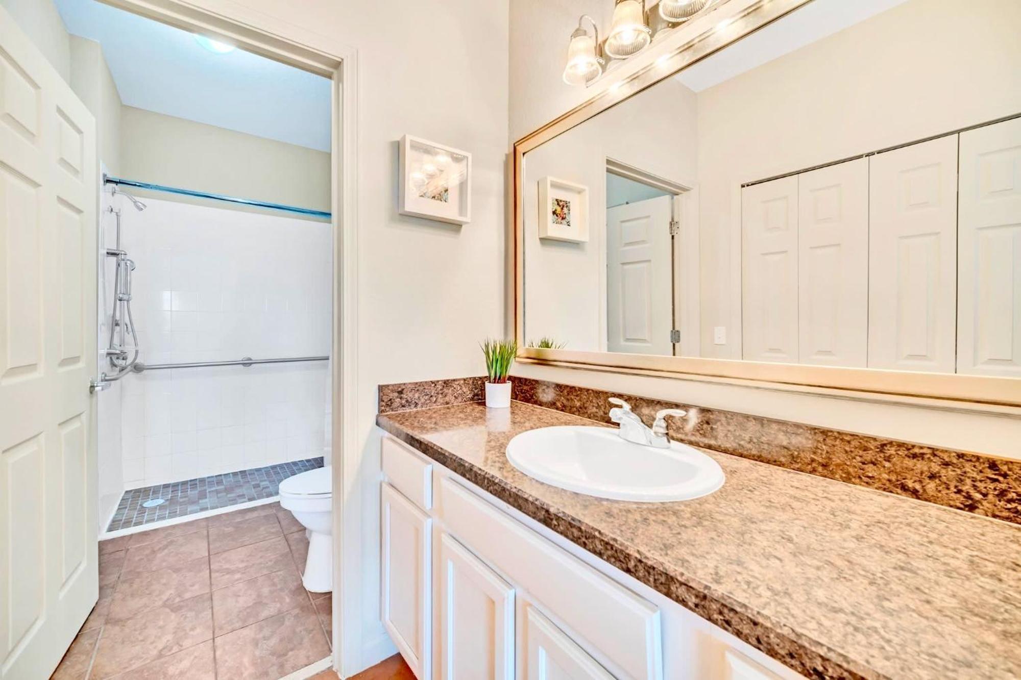 Stunning 2Br Condo With Hot Tub And Pool, Near Disney! Орландо Екстериор снимка