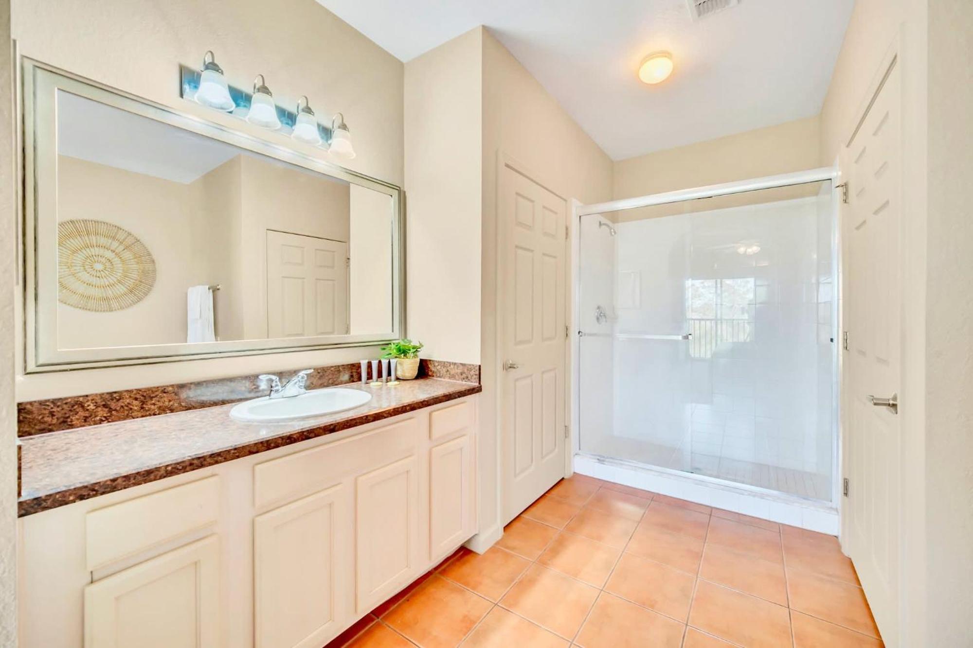 Stunning 2Br Condo With Hot Tub And Pool, Near Disney! Орландо Екстериор снимка